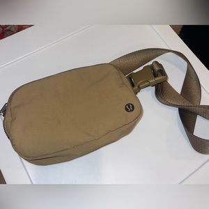 Lululemon Everywhere Belt Bag